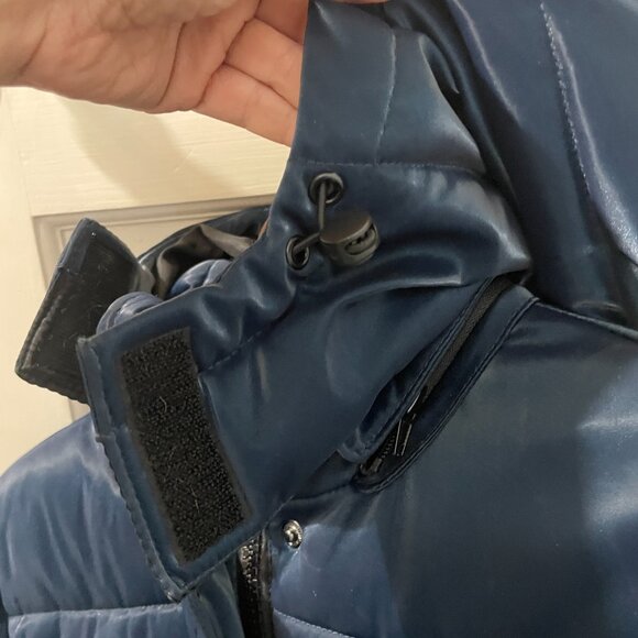 Forever 21 Puffer jacket Size Small Shiny Detachable Hood - Picture 6 of 7